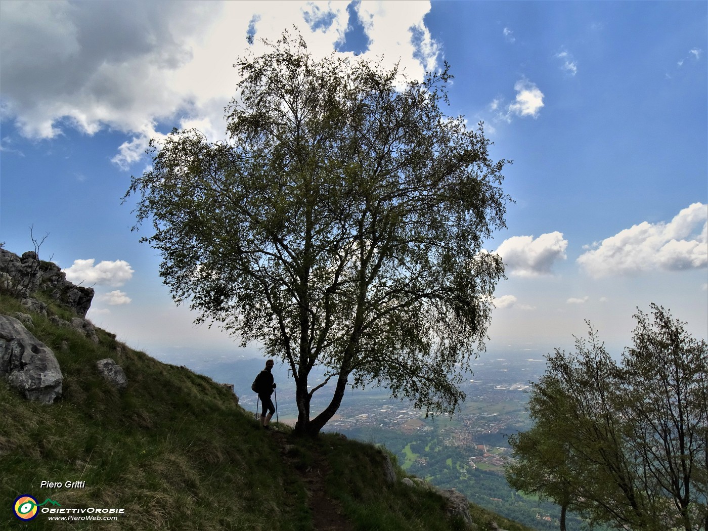 64 Bella vista sulle colline e la pianura.JPG